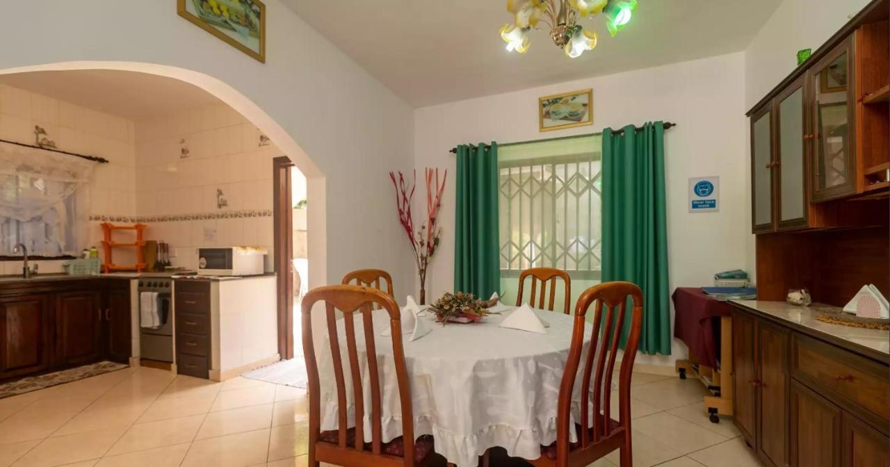 Ferienwohnung Chez Benoit Self Catering Victoria Exterior foto